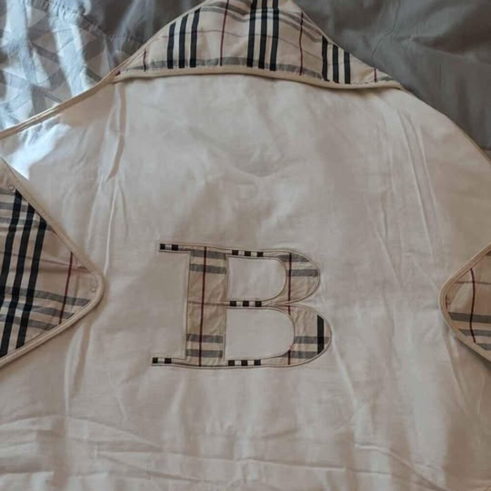 Bnwt Baby Burberry padded wrap blanket /sleeping bag